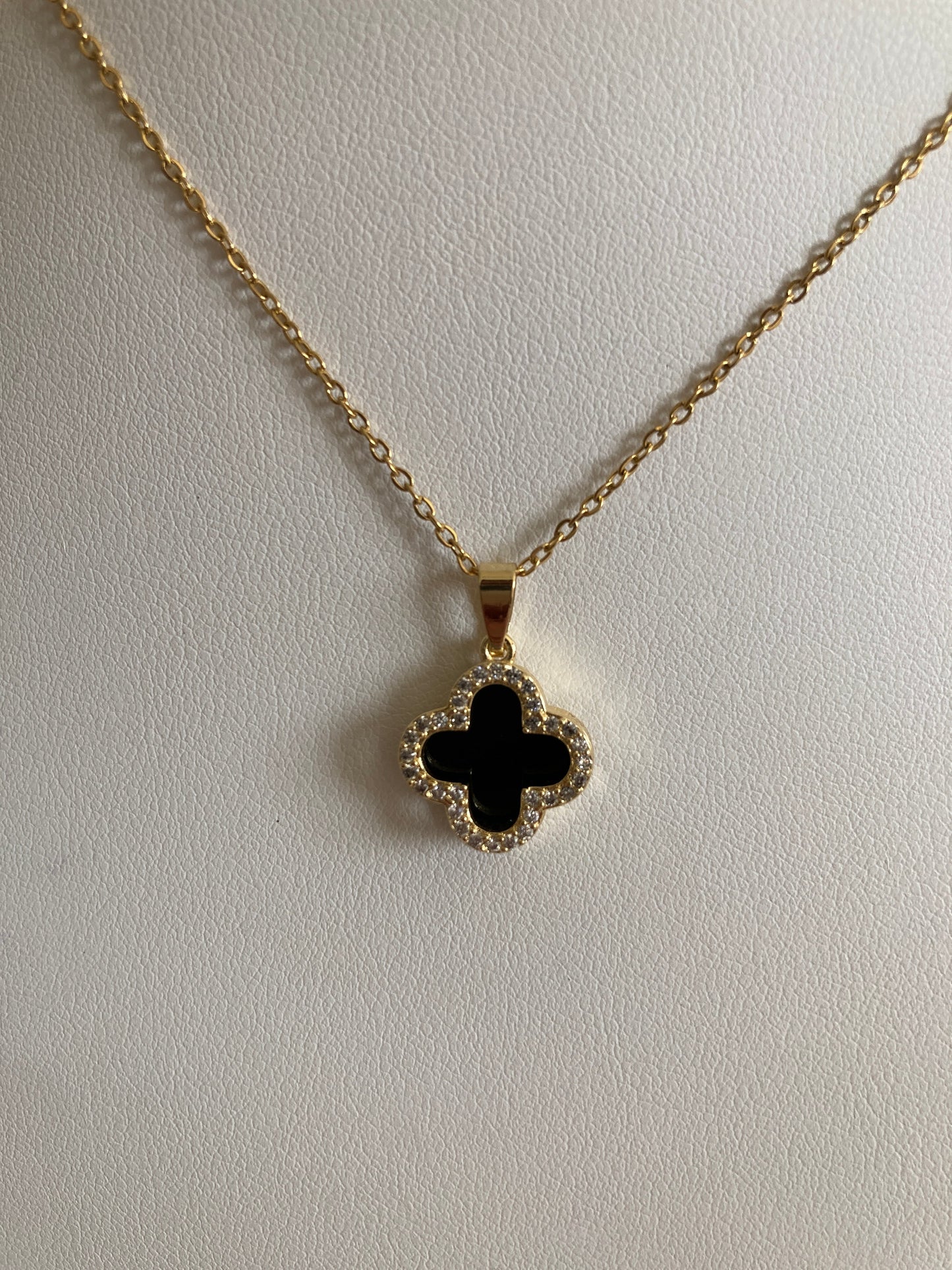 Elegant Clover Necklace – Reversible Black & White Pendant with Zircon Stones