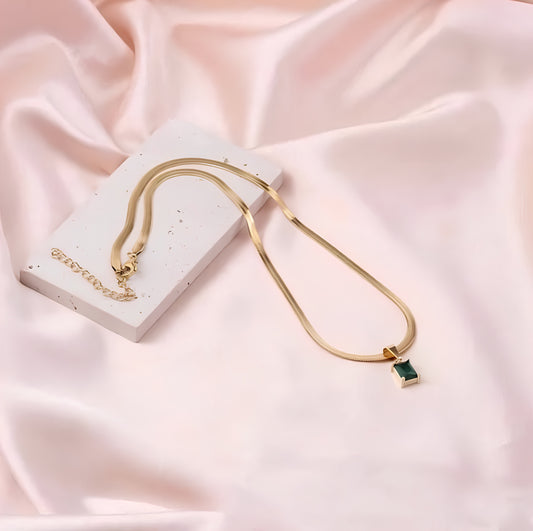 Luxurious Gold Snake Chain Necklace with Green Daimond Pendant – Stainless Steel